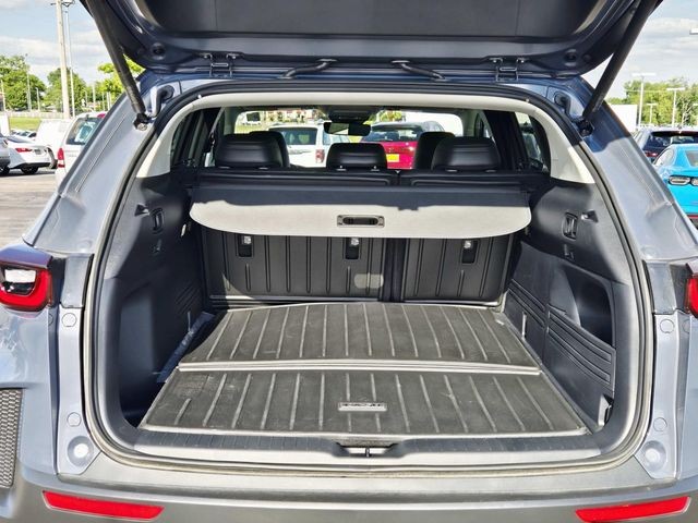 Mazda CX-50 Hybrid Vehicle Full-screen Gallery Image 11