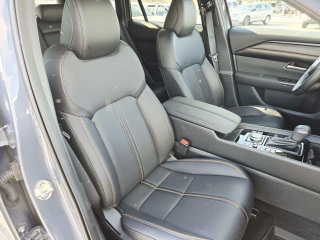 Mazda CX-50 Hybrid Vehicle Full-screen Gallery Image 13