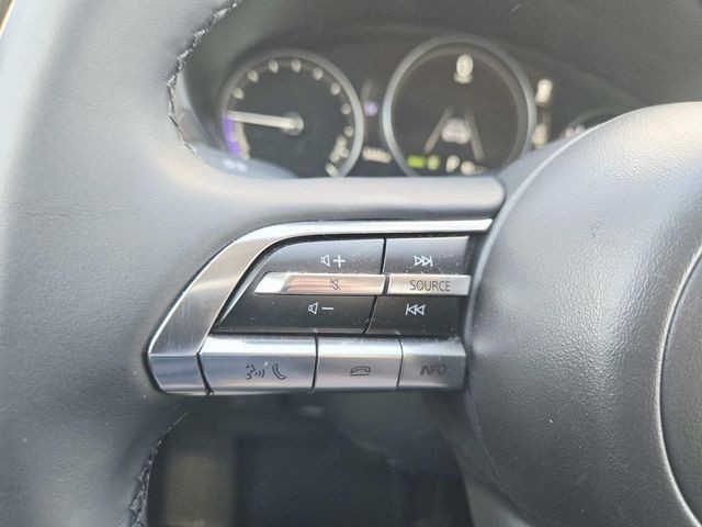 Mazda CX-50 Hybrid Vehicle Full-screen Gallery Image 17