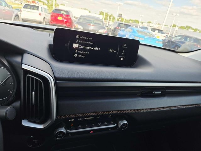 Mazda CX-50 Hybrid Vehicle Full-screen Gallery Image 21