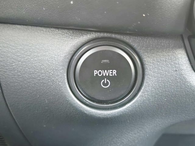 Mazda CX-50 Hybrid Vehicle Full-screen Gallery Image 28