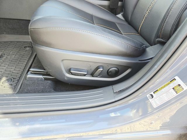 Mazda CX-50 Hybrid Vehicle Full-screen Gallery Image 34