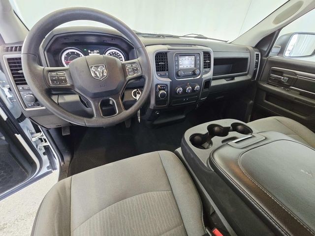 Ram 1500 Classic Vehicle Full-screen Gallery Image 06