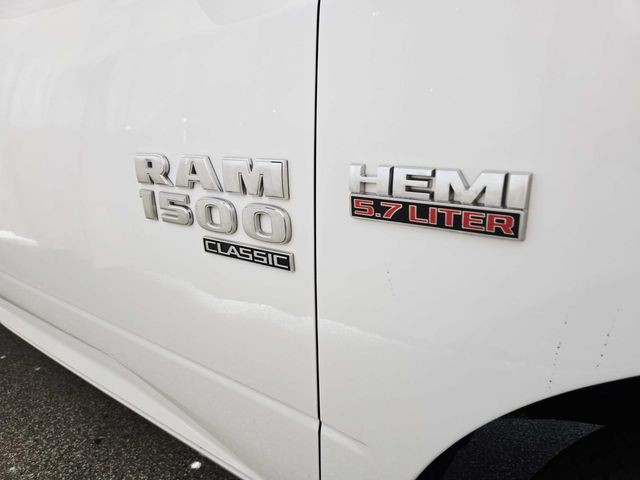 Ram 1500 Classic Vehicle Full-screen Gallery Image 11