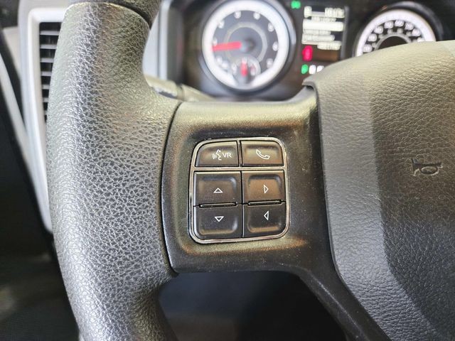 Ram 1500 Classic Vehicle Full-screen Gallery Image 15