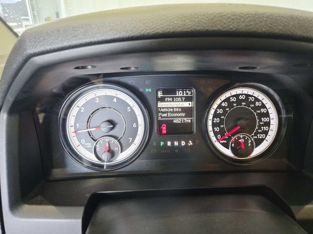 Ram 1500 Classic Vehicle Full-screen Gallery Image 17