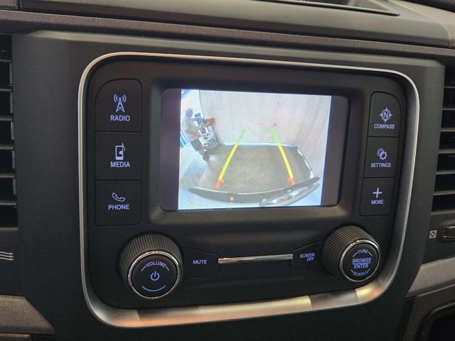 Ram 1500 Classic Vehicle Full-screen Gallery Image 21