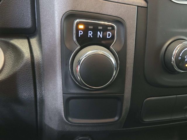 Ram 1500 Classic Vehicle Full-screen Gallery Image 23