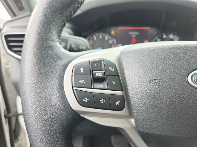 Ford Explorer Vehicle Full-screen Gallery Image 20