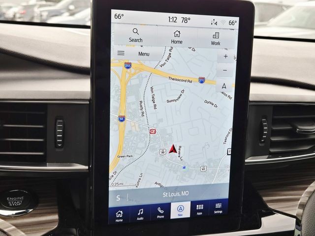 Ford Explorer Vehicle Full-screen Gallery Image 26