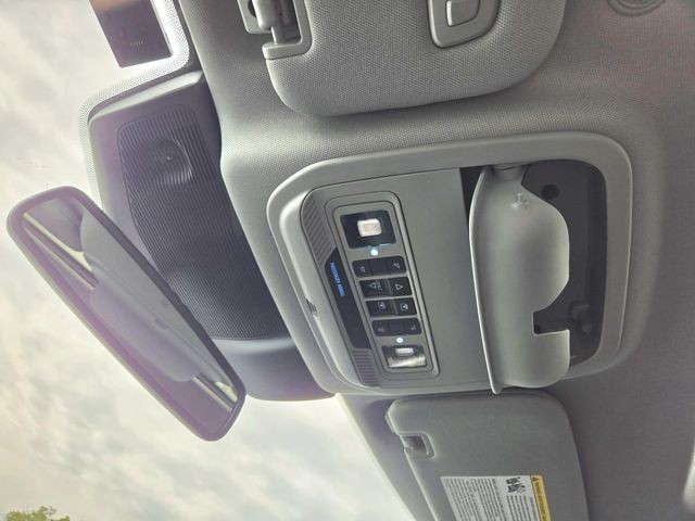 Ford Explorer Vehicle Full-screen Gallery Image 33