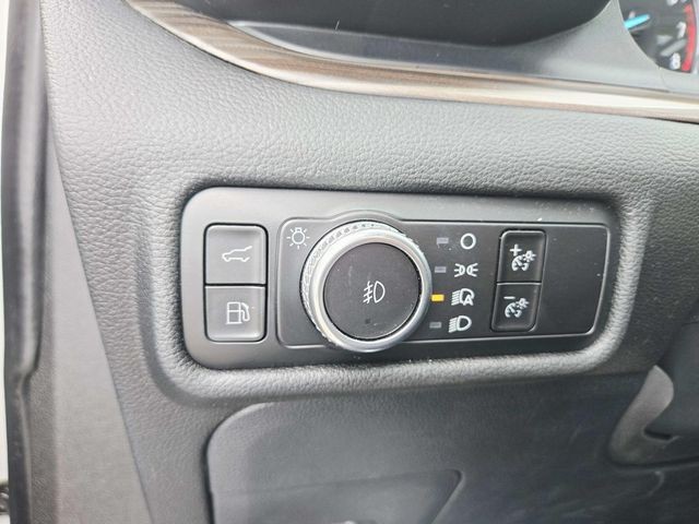 Ford Explorer Vehicle Full-screen Gallery Image 36