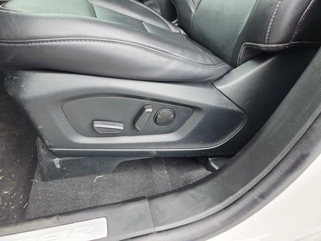 Ford Explorer Vehicle Full-screen Gallery Image 40