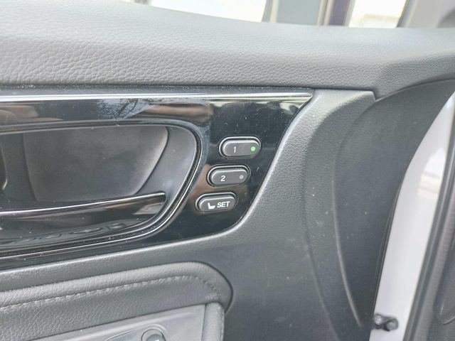 Honda Odyssey Vehicle Full-screen Gallery Image 32