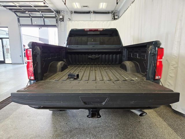 Chevrolet Silverado 2500HD Vehicle Full-screen Gallery Image 10