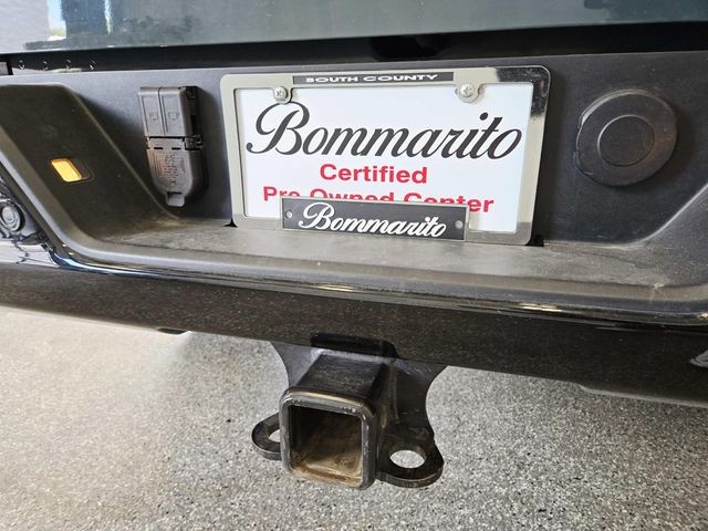 Chevrolet Silverado 2500HD Vehicle Full-screen Gallery Image 11