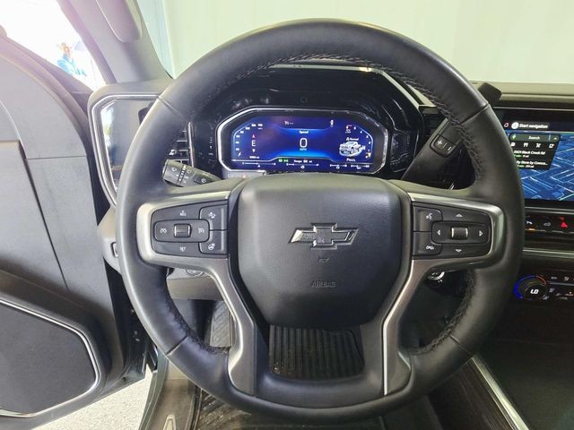 Chevrolet Silverado 2500HD Vehicle Full-screen Gallery Image 17