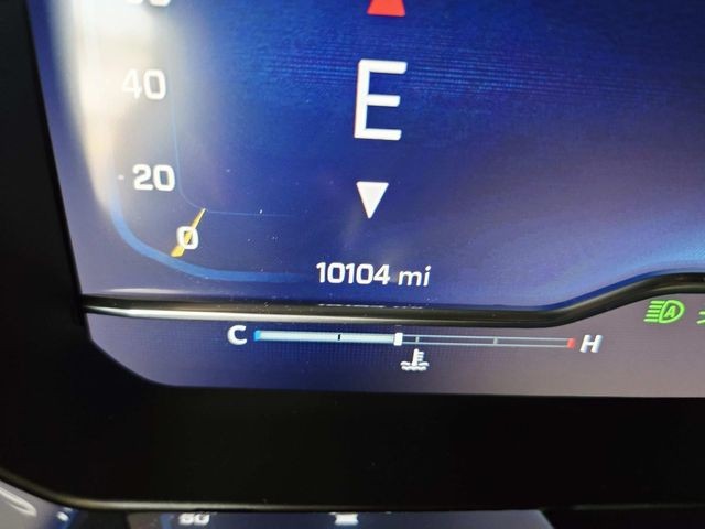 Chevrolet Silverado 2500HD Vehicle Full-screen Gallery Image 21