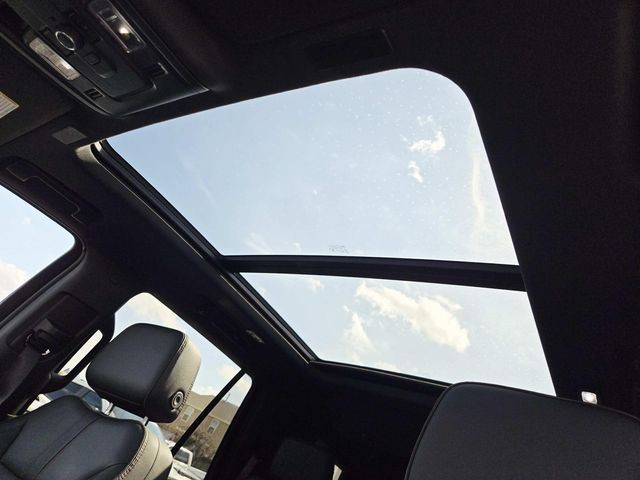 Chevrolet Tahoe Vehicle Full-screen Gallery Image 06