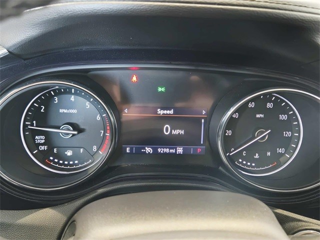 Buick Encore GX Vehicle Full-screen Gallery Image 18