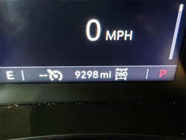 Buick Encore GX Vehicle Full-screen Gallery Image 19