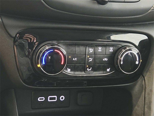 Buick Encore GX Vehicle Full-screen Gallery Image 23