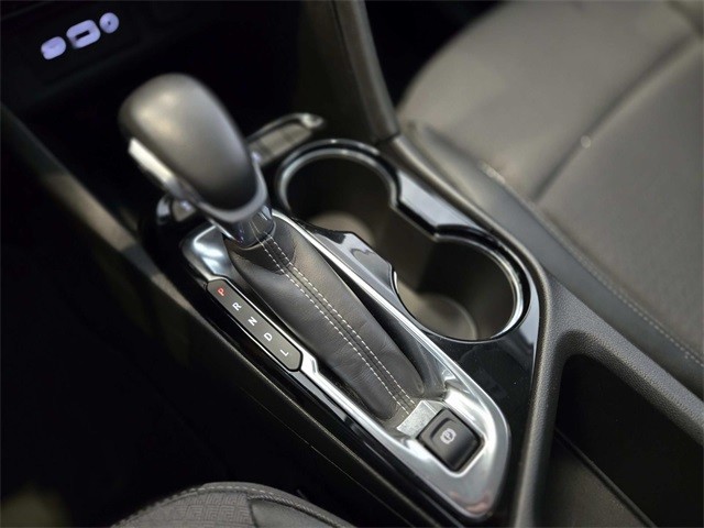 Buick Encore GX Vehicle Full-screen Gallery Image 26