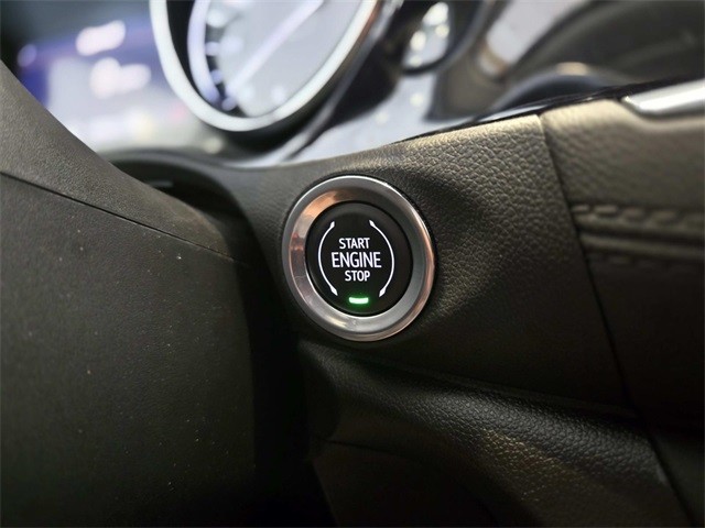 Buick Encore GX Vehicle Full-screen Gallery Image 27