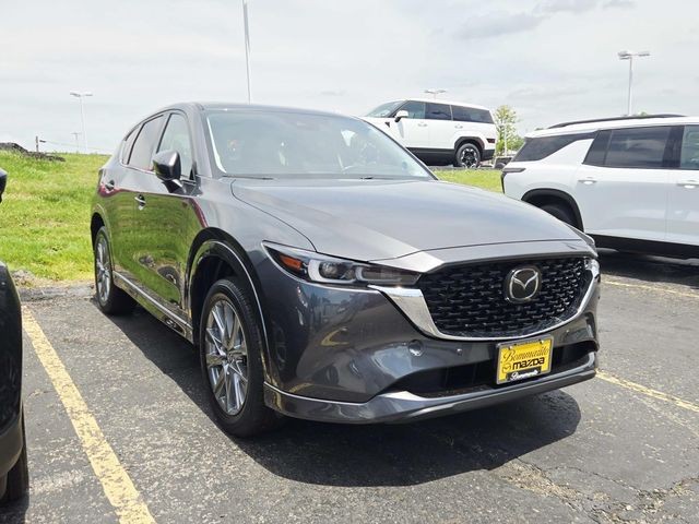 Mazda CX-5 Vehicle Full-screen Gallery Image 04