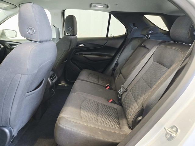 Chevrolet Equinox Vehicle Full-screen Gallery Image 09