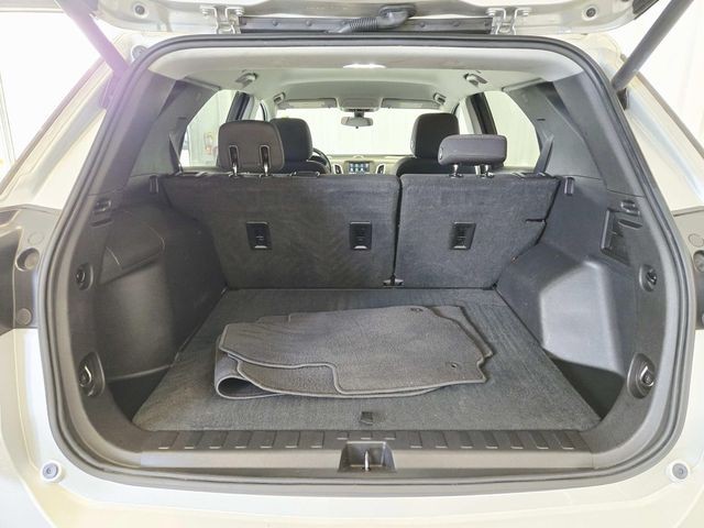 Chevrolet Equinox Vehicle Full-screen Gallery Image 10