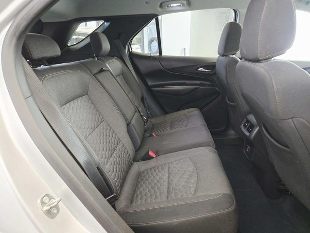 Chevrolet Equinox Vehicle Full-screen Gallery Image 11