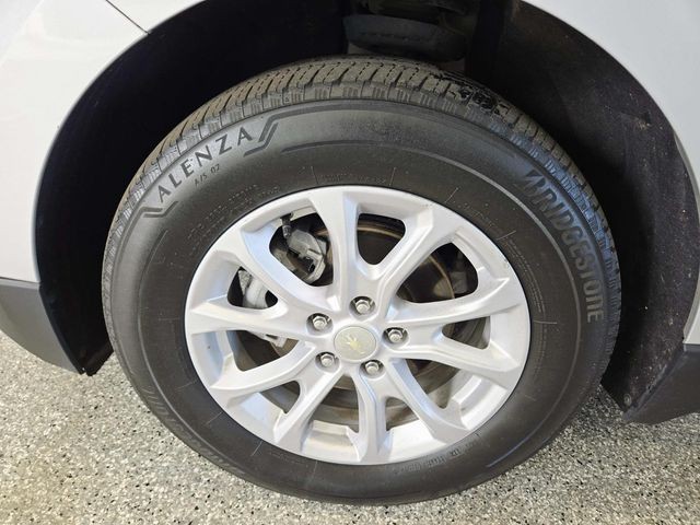 Chevrolet Equinox Vehicle Full-screen Gallery Image 14