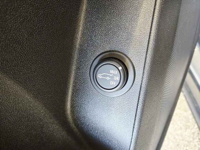 Chevrolet Equinox Vehicle Full-screen Gallery Image 32