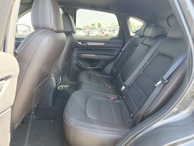 Mazda CX-5 Vehicle Full-screen Gallery Image 10