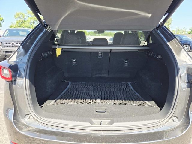 Mazda CX-5 Vehicle Full-screen Gallery Image 11