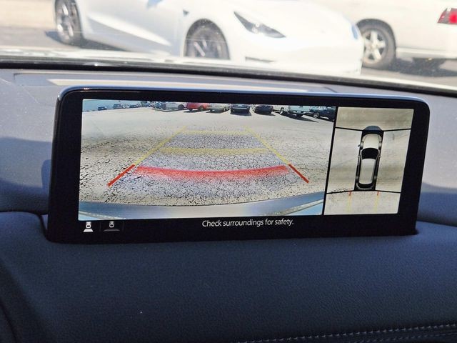 Mazda CX-5 Vehicle Full-screen Gallery Image 23