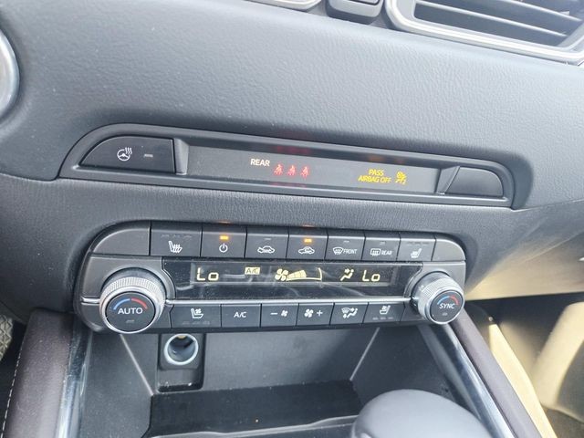 Mazda CX-5 Vehicle Full-screen Gallery Image 24