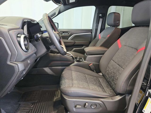 Chevrolet Colorado Vehicle Full-screen Gallery Image 08