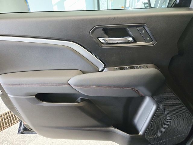 Chevrolet Colorado Vehicle Full-screen Gallery Image 33