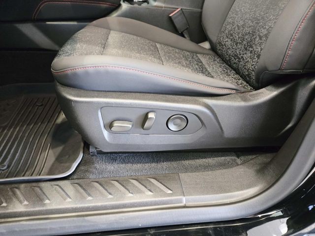 Chevrolet Colorado Vehicle Full-screen Gallery Image 35