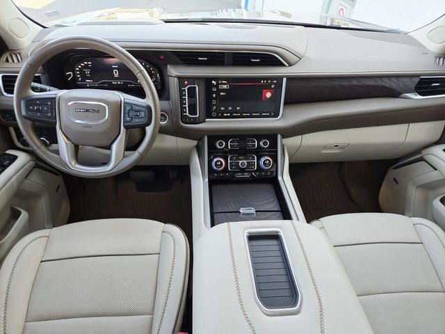 GMC Yukon XL Vehicle Full-screen Gallery Image 06