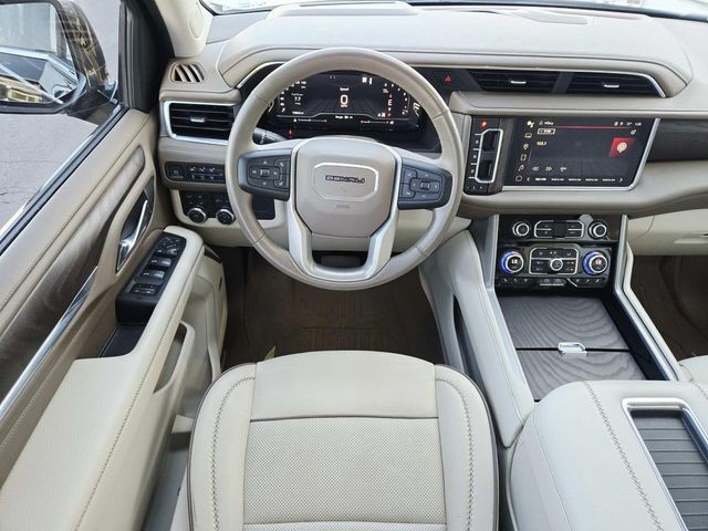 GMC Yukon XL Vehicle Full-screen Gallery Image 07