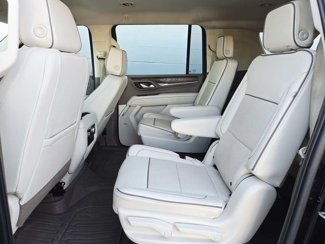 GMC Yukon XL Vehicle Full-screen Gallery Image 09