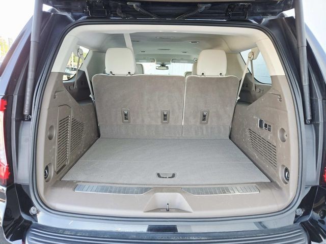 GMC Yukon XL Vehicle Full-screen Gallery Image 11