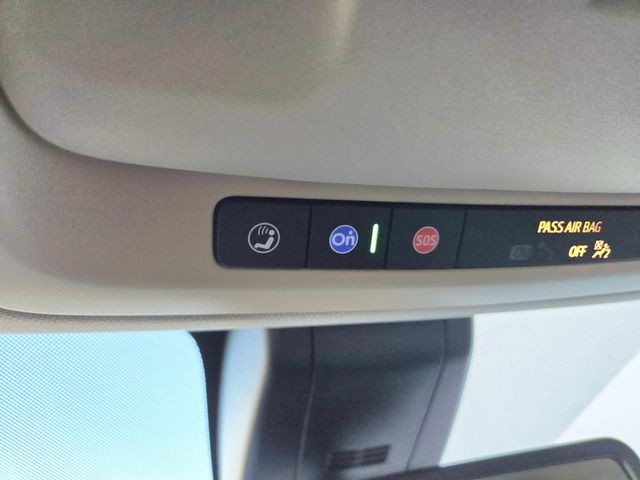 GMC Yukon XL Vehicle Full-screen Gallery Image 32