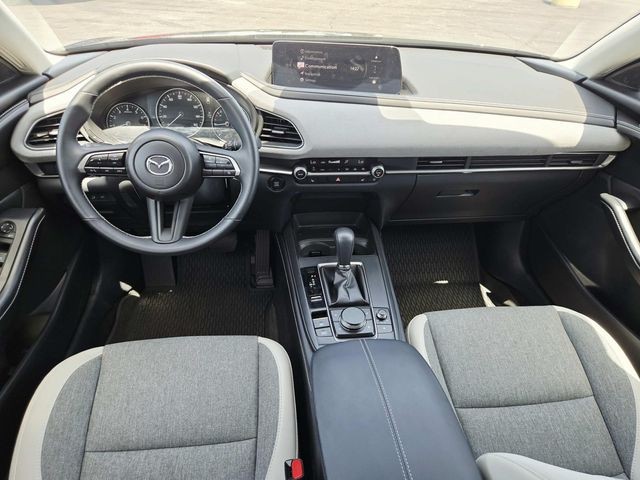 Mazda CX-30 Vehicle Full-screen Gallery Image 07