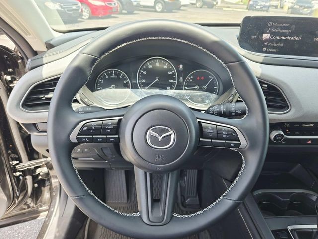 Mazda CX-30 Vehicle Full-screen Gallery Image 16