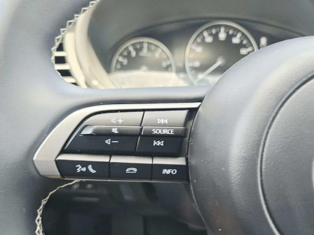 Mazda CX-30 Vehicle Full-screen Gallery Image 17