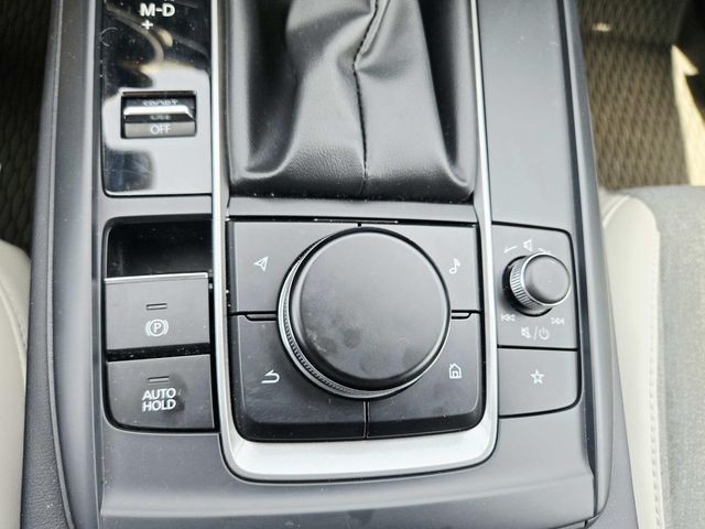 Mazda CX-30 Vehicle Full-screen Gallery Image 28